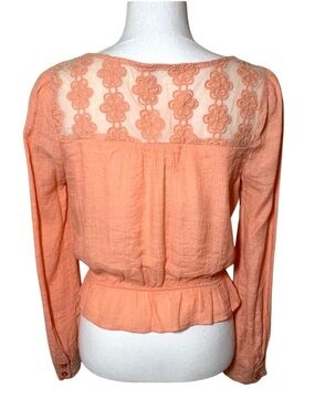 Mine Long Sleeve Peplum Boho Blouse‎ Top Lace Back Trim Peach Women Medium